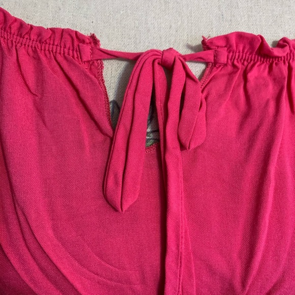 โDONATEDโDark Fuchsia Pink Off The Shoulders Ruffle Hem Top - Picture 6 of 11